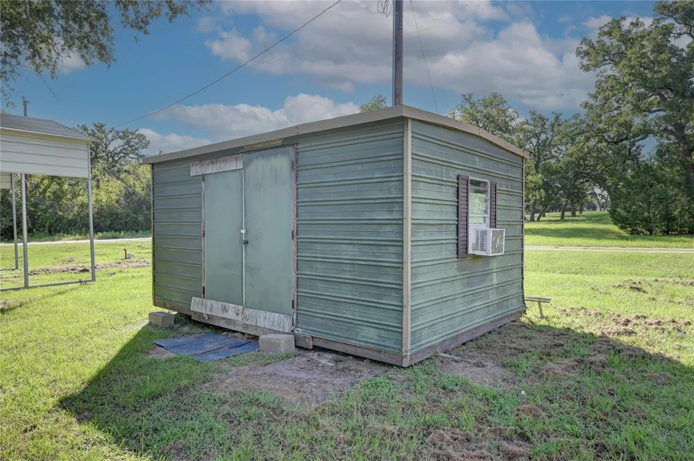 1425 Big Berry Road Somerville, TX 77879