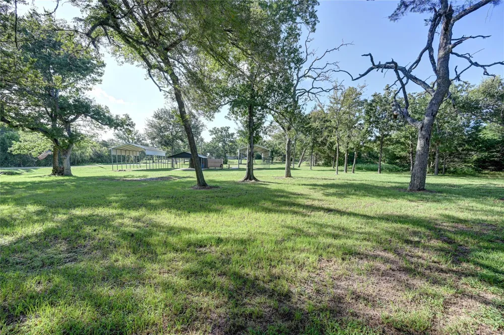 1425 Big Berry Road Somerville, TX 77879