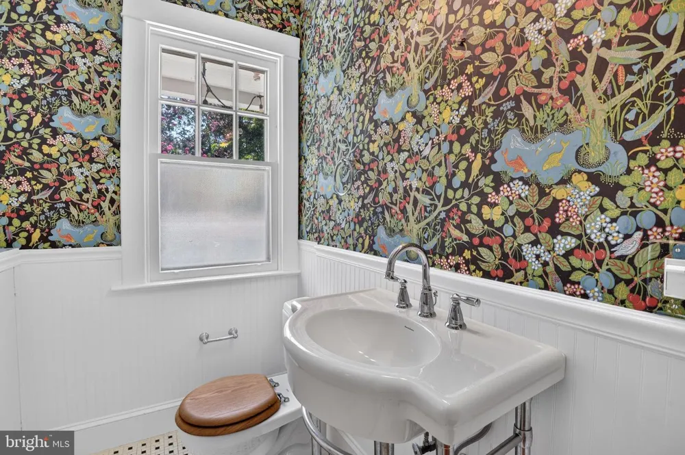 6414 BROOKES LANE Bethesda, MD 20816
