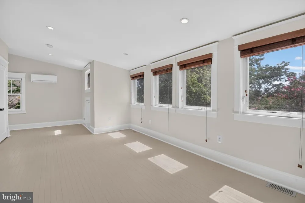 6414 BROOKES LANE Bethesda, MD 20816