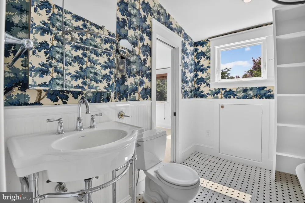 6414 BROOKES LANE Bethesda, MD 20816