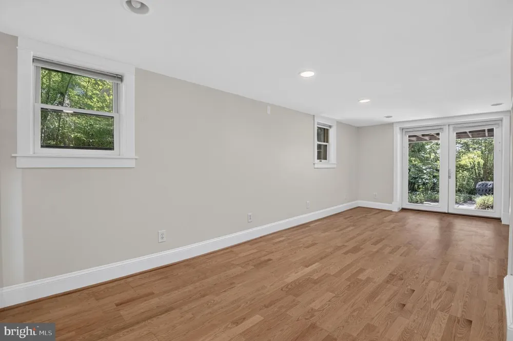 6414 BROOKES LANE Bethesda, MD 20816