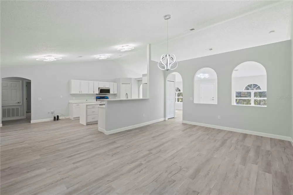 941 JAYHIL DRIVE Minneola, FL 34715