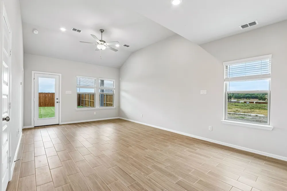 1295 Wild Cherry Way Van Alstyne, TX 75495