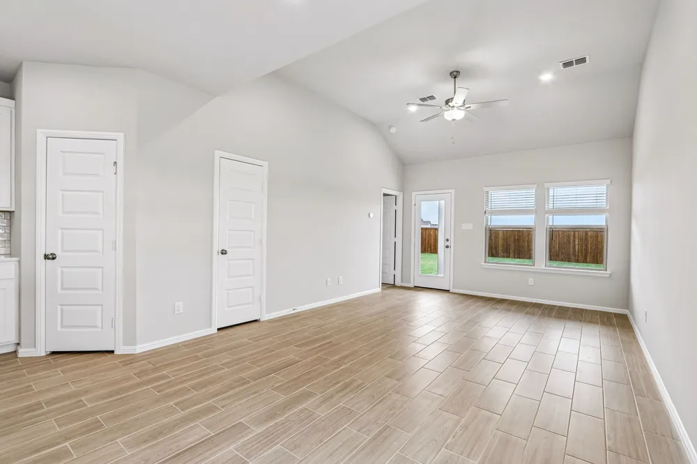 1295 Wild Cherry Way Van Alstyne, TX 75495