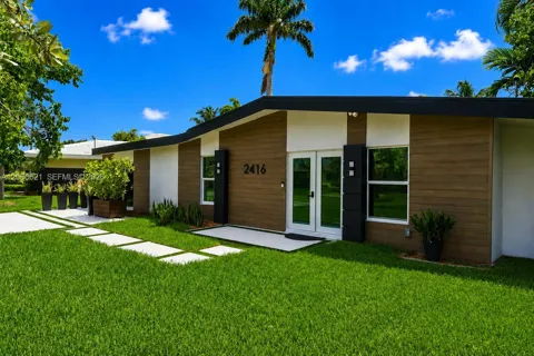 2416 NE 19th Ter