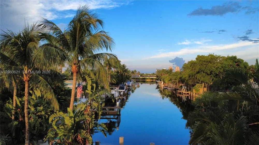 2416 NE 19th Ter Wilton Manors, FL 33305