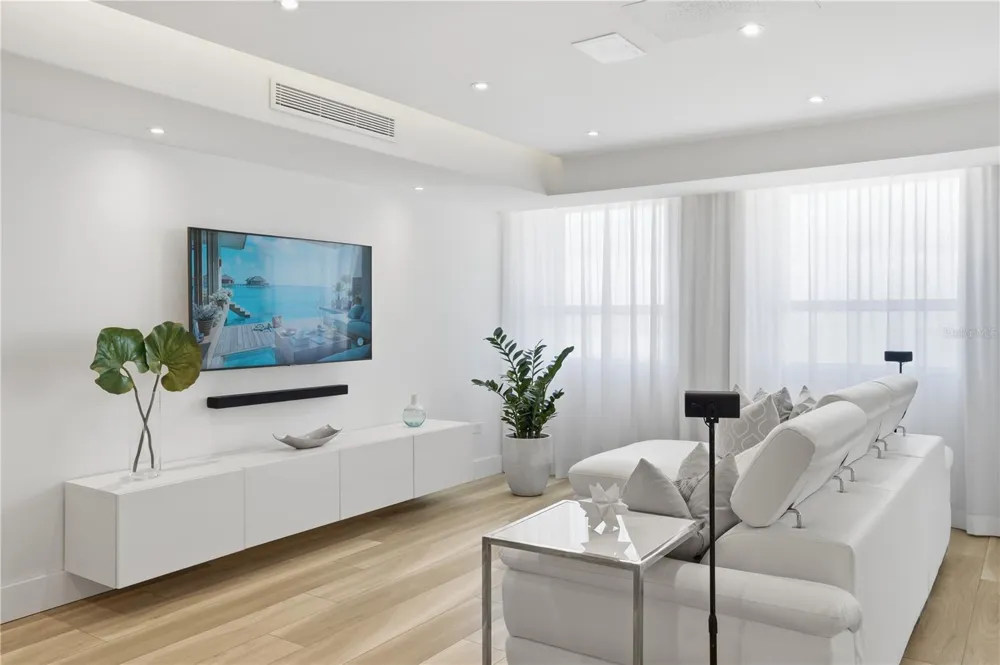 3307 ISLA VERDE AVE. #1 Carolina, PR 00979