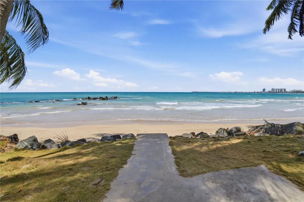 3307 ISLA VERDE AVE. #1 Carolina, PR 00979