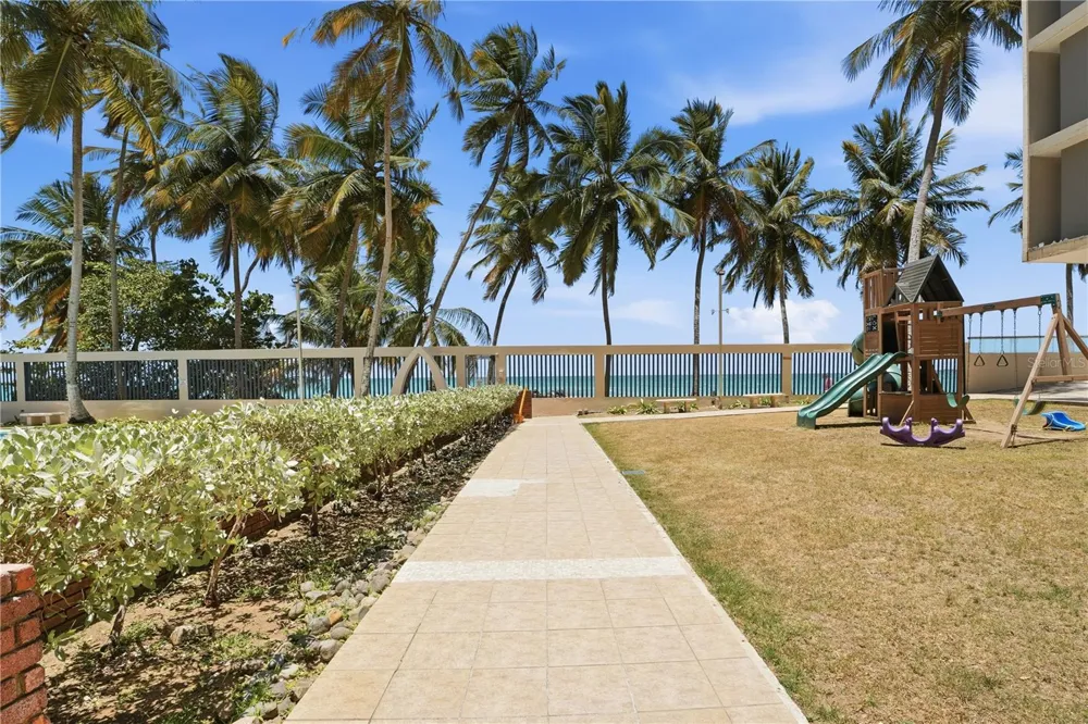 3307 ISLA VERDE AVE. #1 Carolina, PR 00979