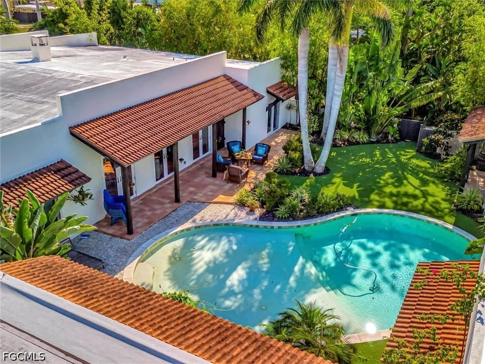 Caloosa Drive Fort Myers, FL 33901