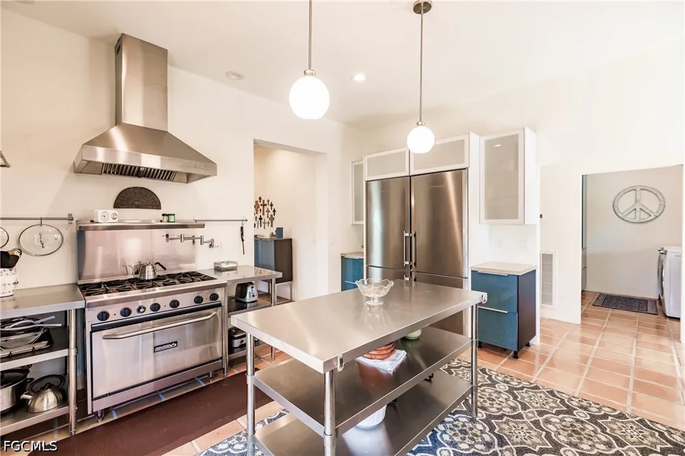 Caloosa Drive Fort Myers, FL 33901