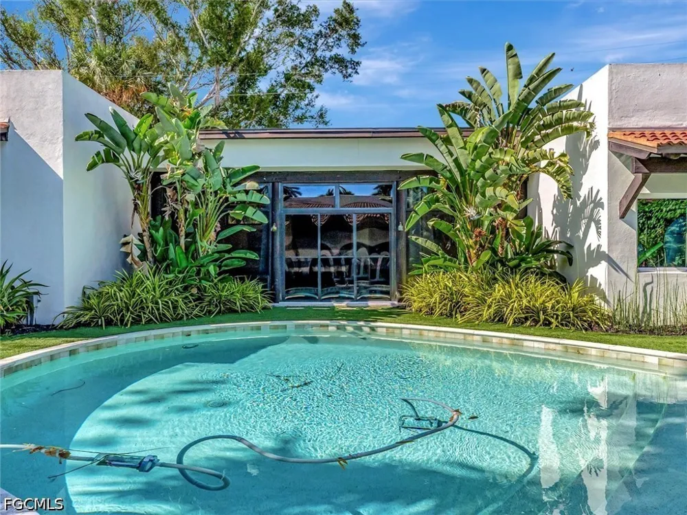 Caloosa Drive Fort Myers, FL 33901