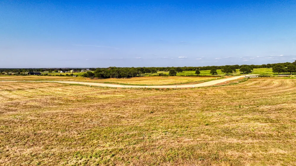 Three Quarter Loop Poolville, TX 76487