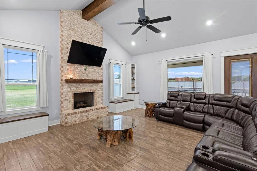 1218 VZ County Road 4133 Canton, TX 75103