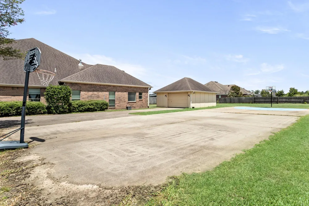 5160 Westgate Lane Lumberton, TX 77657