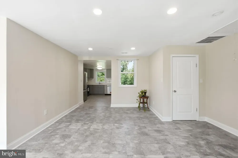 8317 SCHULTZ ROAD Clinton, MD 20735