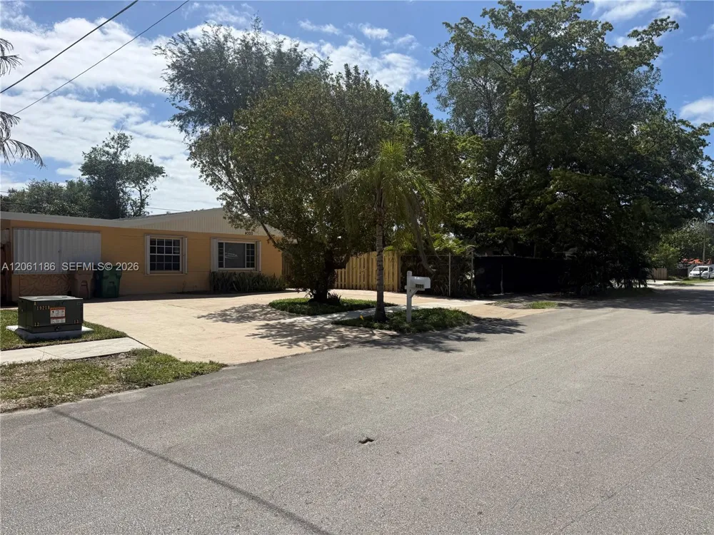 4320 SW 56th Ave Davie, FL 33314
