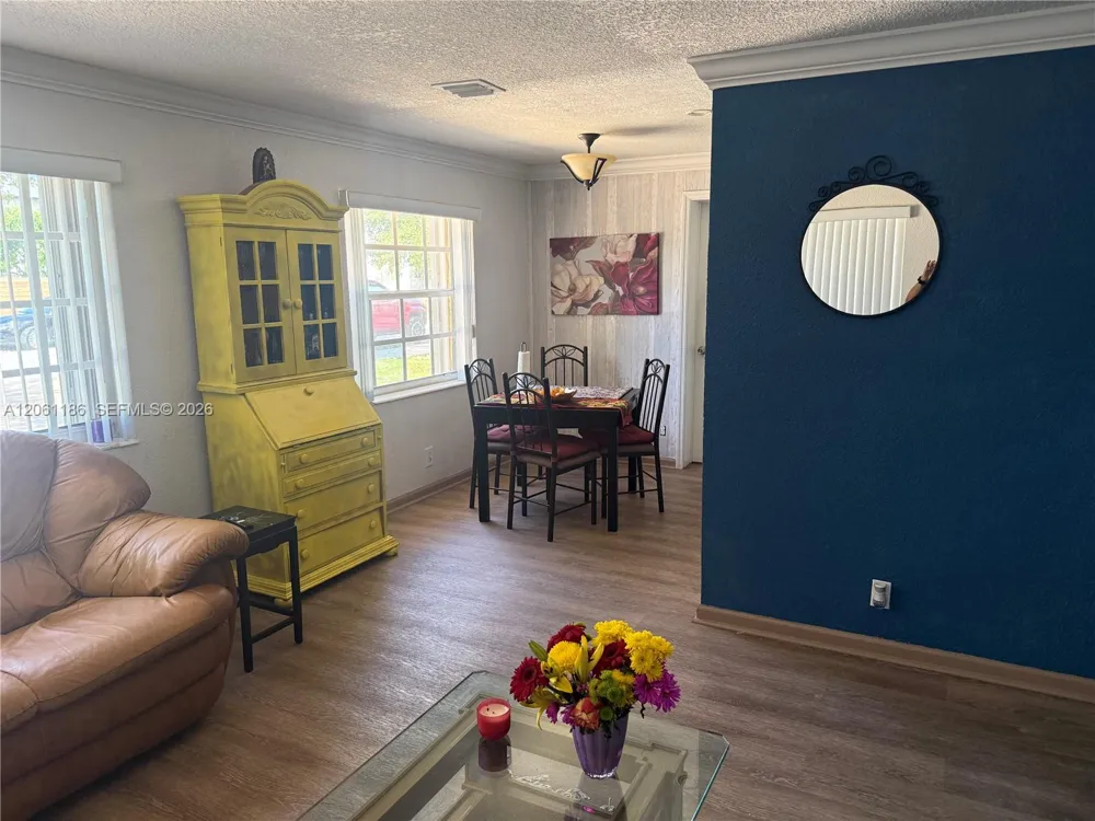 4320 SW 56th Ave Davie, FL 33314