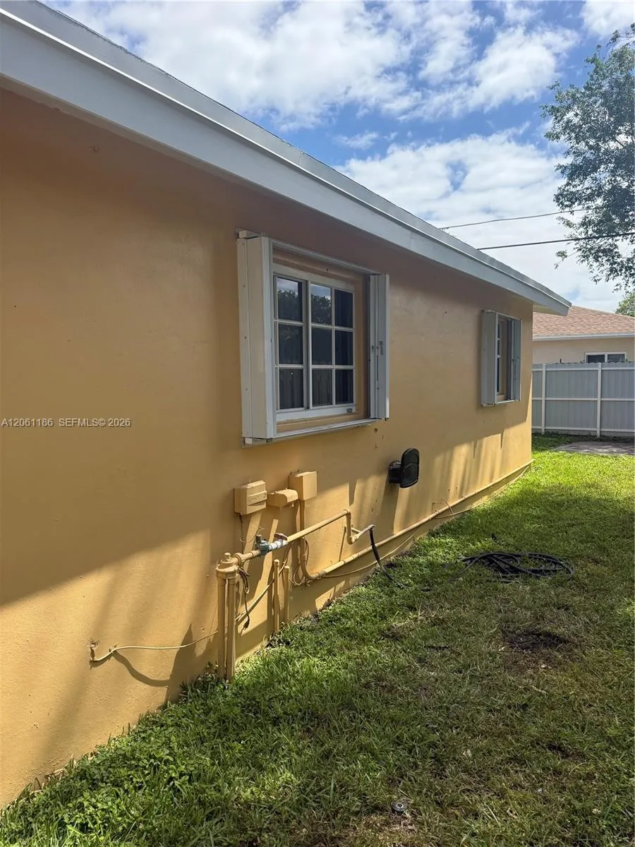 4320 SW 56th Ave Davie, FL 33314