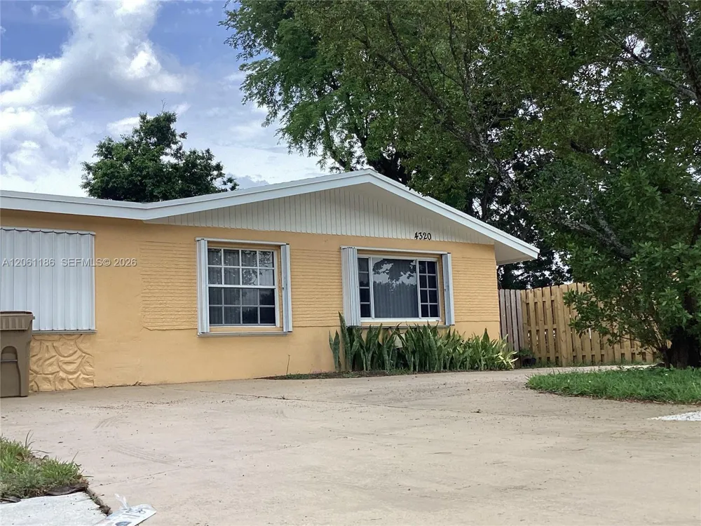 4320 SW 56th Ave Davie, FL 33314