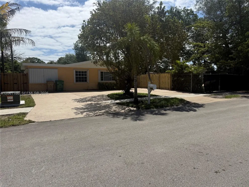 4320 SW 56th Ave Davie, FL 33314