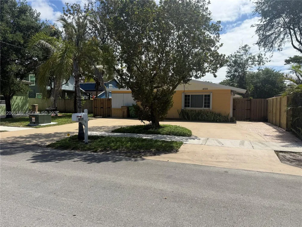 4320 SW 56th Ave Davie, FL 33314