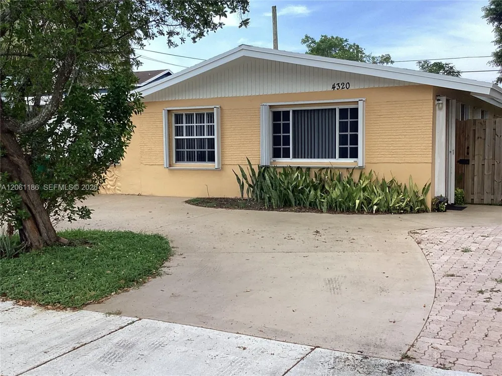 4320 SW 56th Ave Davie, FL 33314