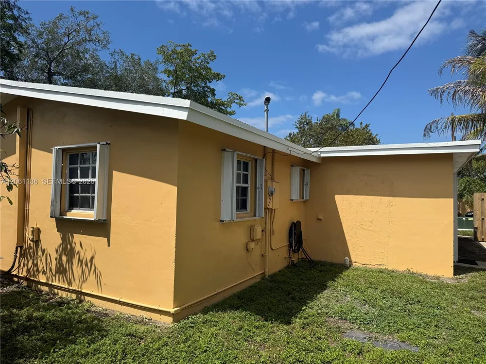 4320 SW 56th Ave Davie, FL 33314