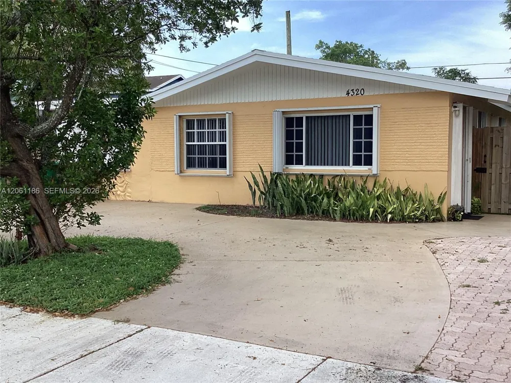 4320 SW 56th Ave Davie, FL 33314