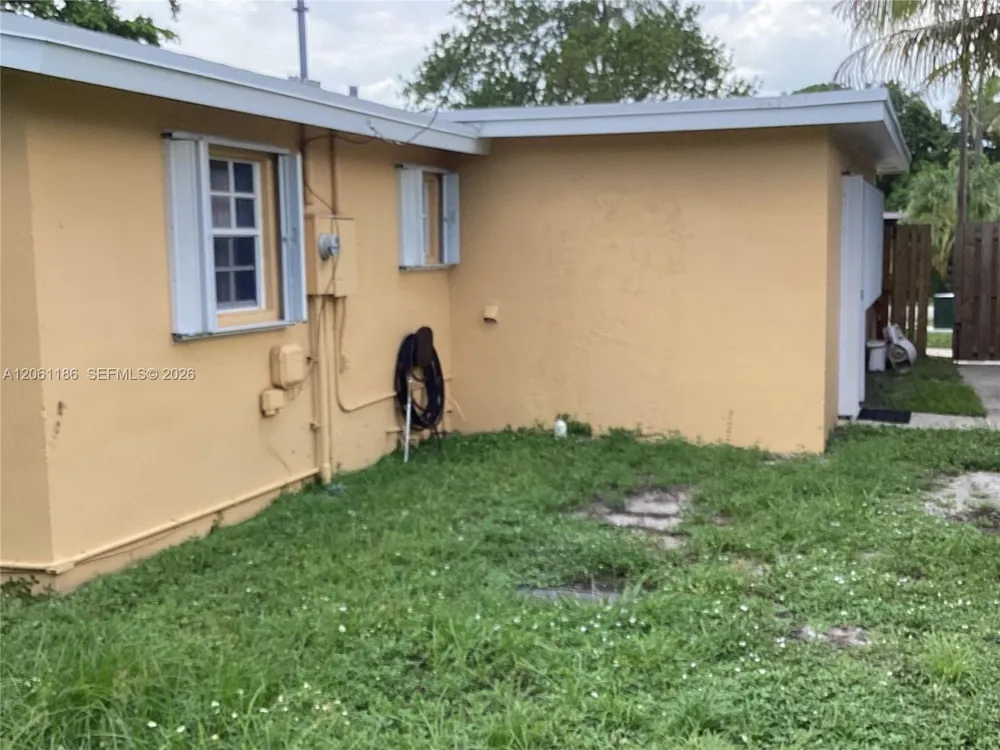 4320 SW 56th Ave Davie, FL 33314