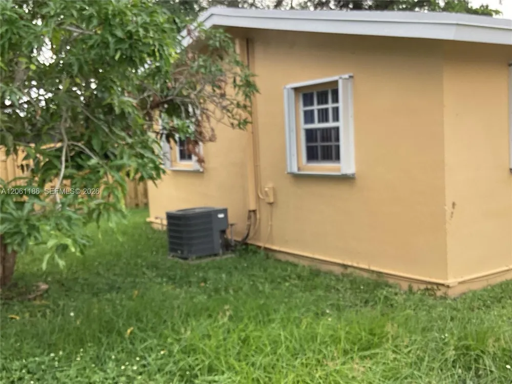 4320 SW 56th Ave Davie, FL 33314