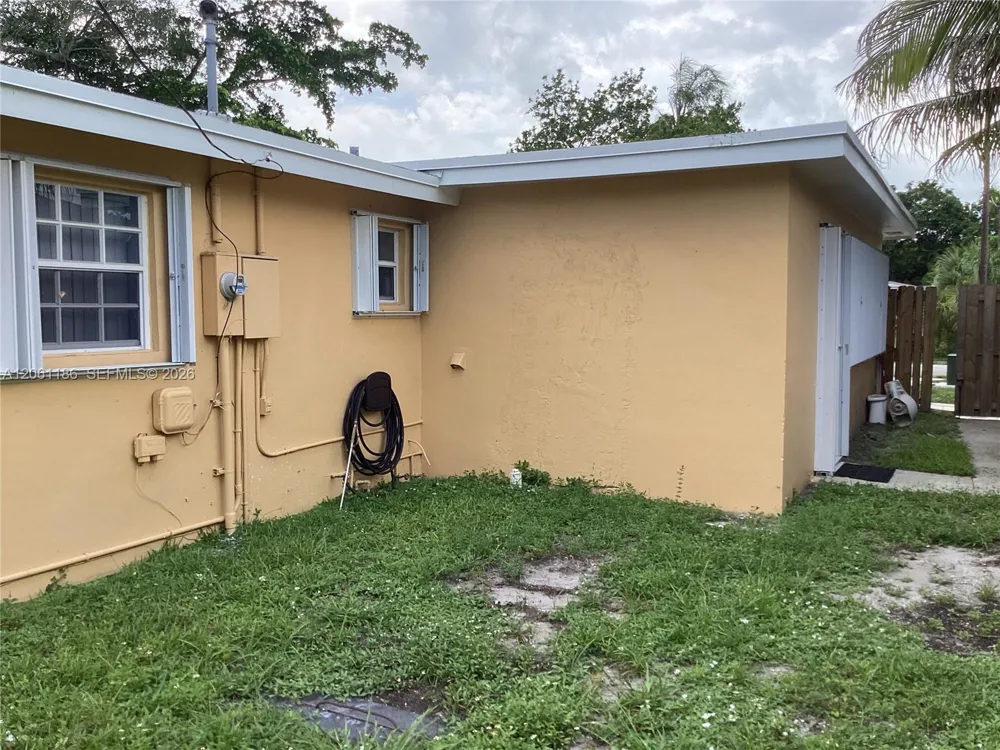 4320 SW 56th Ave Davie, FL 33314
