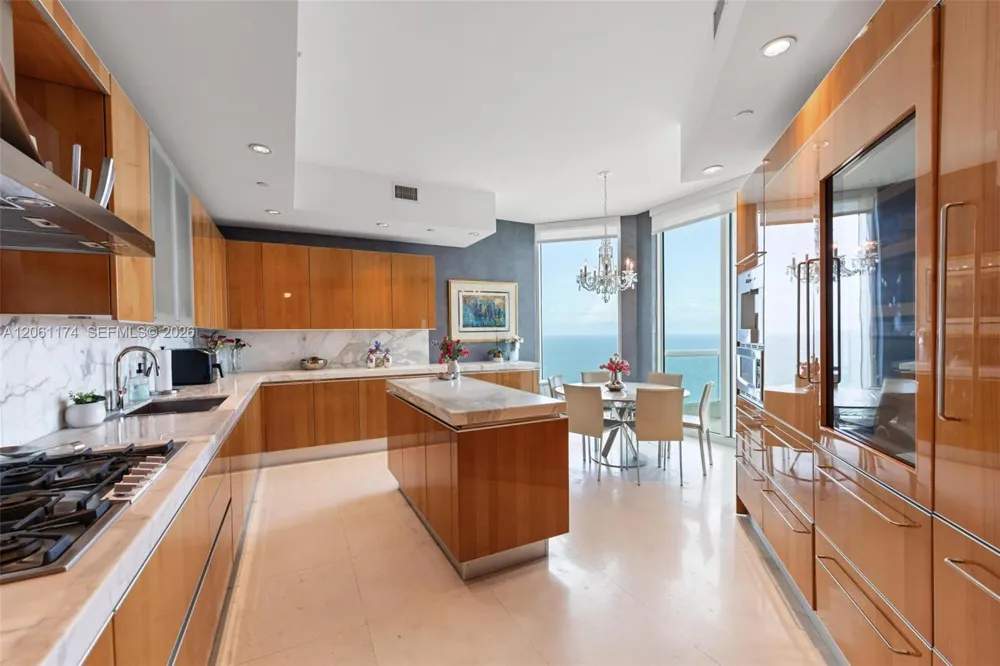 16051 Collins Ave #3404 Sunny Isles Beach, FL 33160