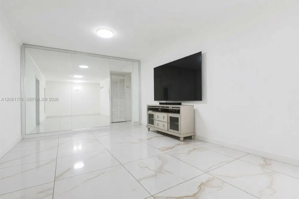 30 E 36th St Hialeah, FL 33013