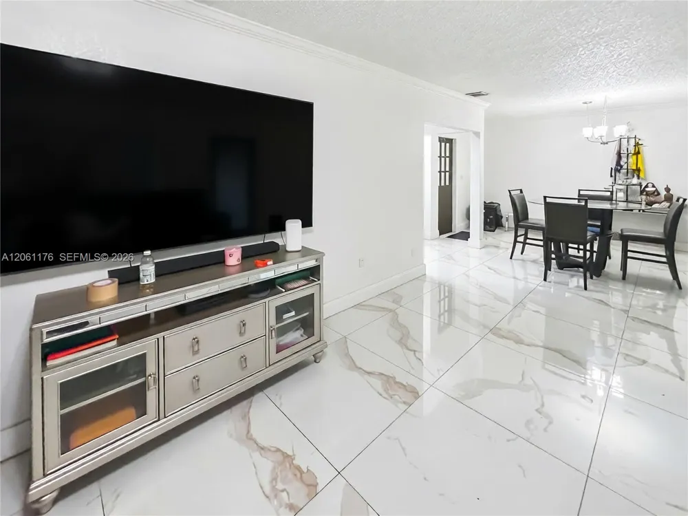 30 E 36th St Hialeah, FL 33013