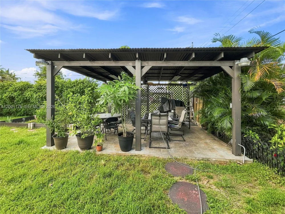 30 E 36th St Hialeah, FL 33013