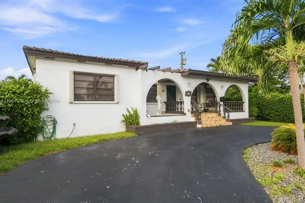 30 E 36th St Hialeah, FL 33013