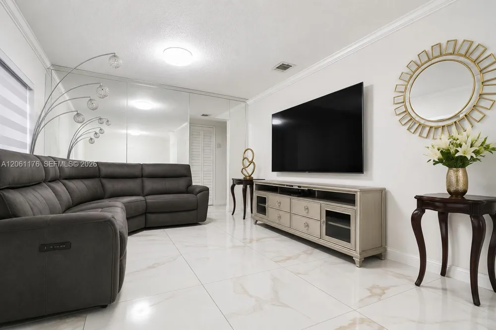 30 E 36th St Hialeah, FL 33013