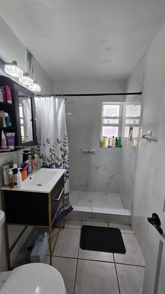 1610 W 11th St Riviera Beach, FL 33404