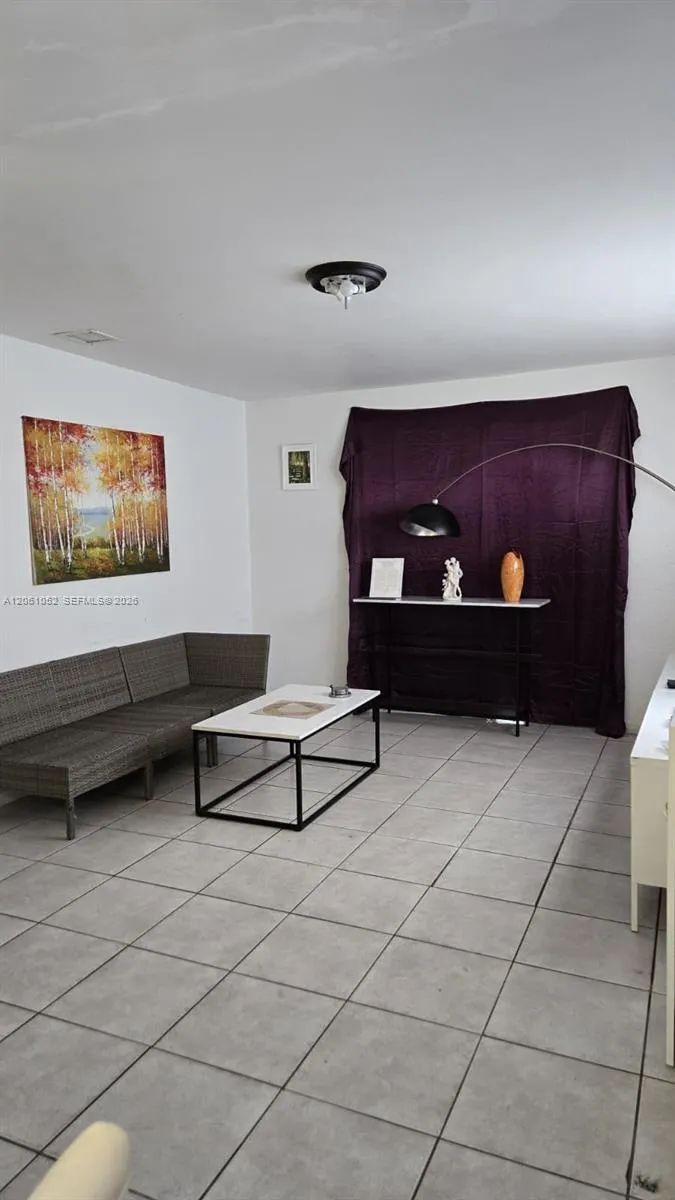 1610 W 11th St Riviera Beach, FL 33404