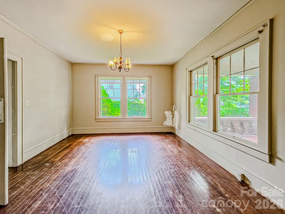 154 S Broadway Street Forest City, NC 28043