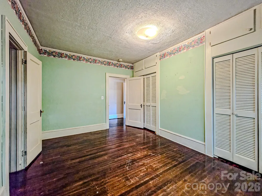 154 S Broadway Street Forest City, NC 28043