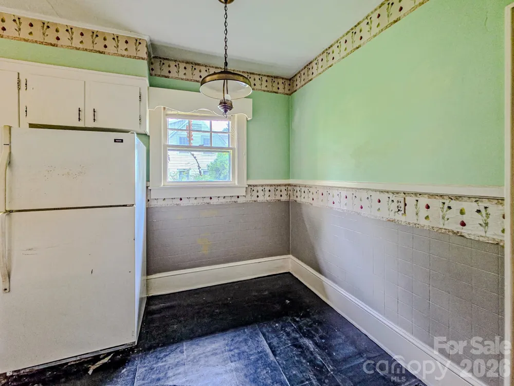 154 S Broadway Street Forest City, NC 28043