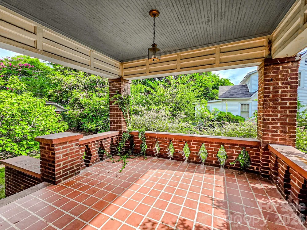 154 S Broadway Street Forest City, NC 28043