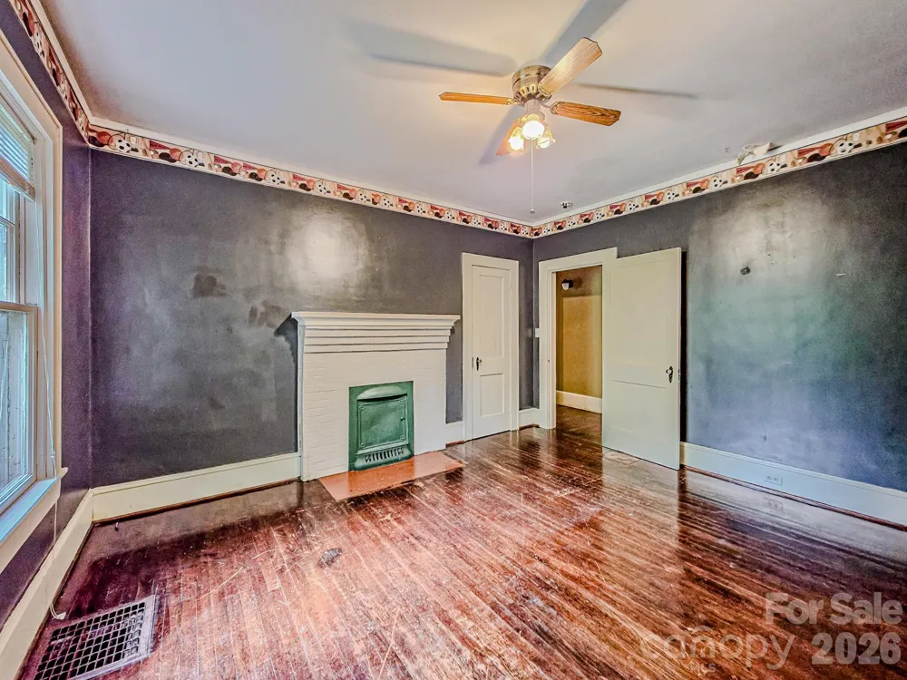154 S Broadway Street Forest City, NC 28043