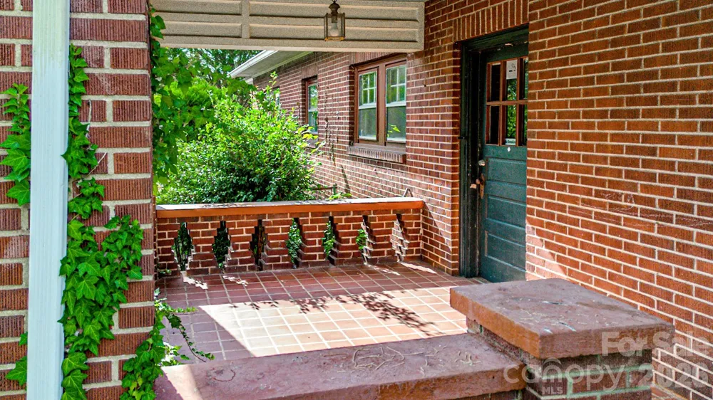154 S Broadway Street Forest City, NC 28043
