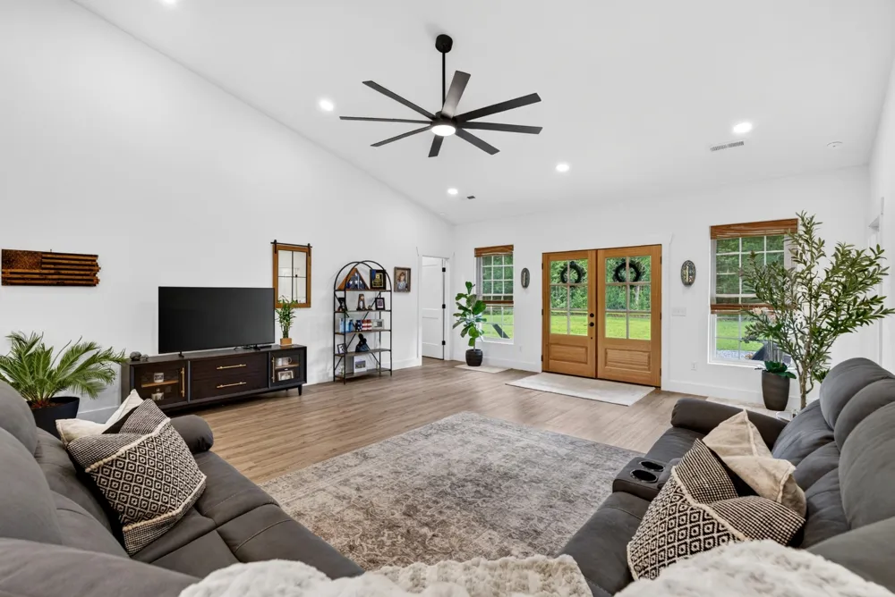 3931 Hwy 231 Erin, TN 37061