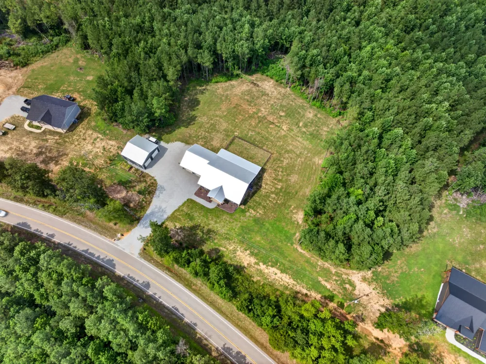 3931 Hwy 231 Erin, TN 37061
