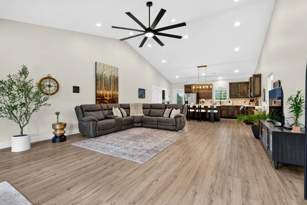 3931 Hwy 231 Erin, TN 37061